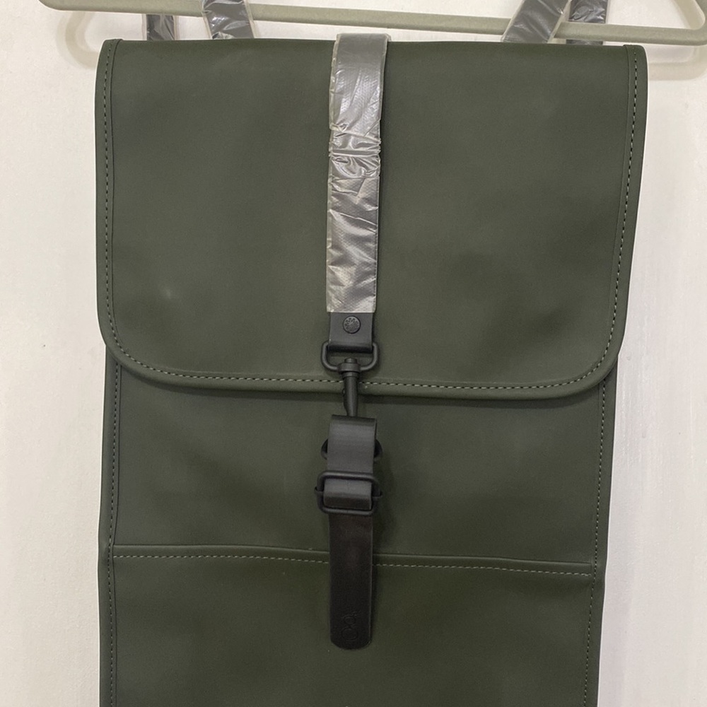 NWT RAINS BACKPACK - Picture 2 of 13